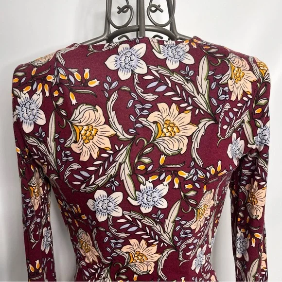 Forever 21 Long Sleeve Floral Boho Plunging Criss Cross Body Suit Size Small - Picture 11 of 13